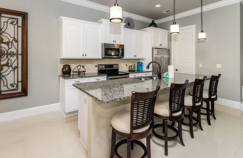 Villa Lago House | Pet Friendly ~ Water View ~ 2 Golf Carts