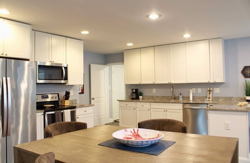 Pasadena Cottage | Pet Friendly Water View Cottage