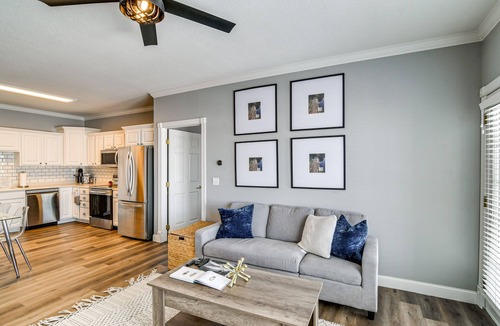 Waukee Condo | Pet-Friendly Waukee Condo: 14 Mi to Des Moines!