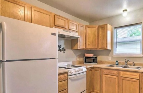West Plains Apartment | Pet-Friendly West Plains Home Near Downtown!
