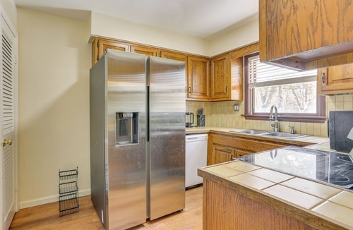 Newburgh Apartment | Pet Friendly & WFH Ready! Quiet Hudson Valley Apt