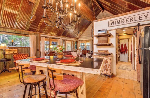 Wimberley Cabin | Pet-Friendly Wimberley Cabin w/Fire Pit & Hot Tub