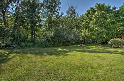 Wisconsin Dells House | Pet-Friendly Wisconsin Dells Studio with Porch!