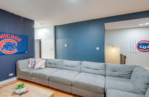 Wrigleyville House | Pet-Friendly with Pool Table Walk to Wrigley Field