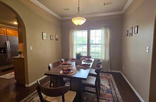 Calera House | Pet Paradise on Main: Fenced Yard Included!