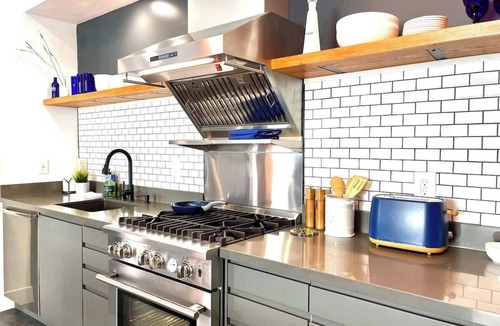 Petaluma Apartment | Petaluma Warehouse Loft Collection Unit E