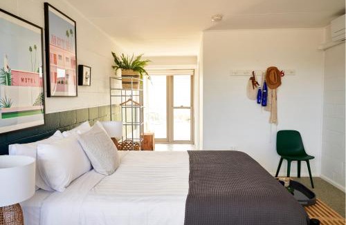 Peterborough Hotel | Peterborough House