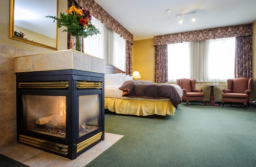 Peterborough Hotel | Peterborough Inn & Suites Hotel