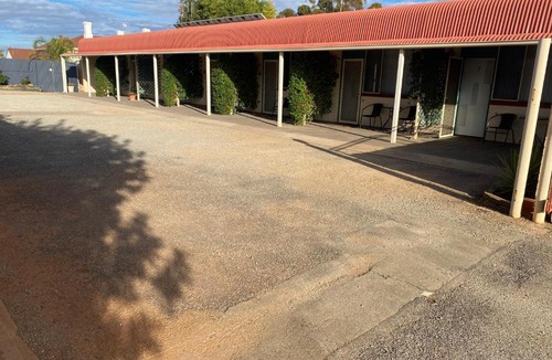 Peterborough Hotel | Peterborough Motel