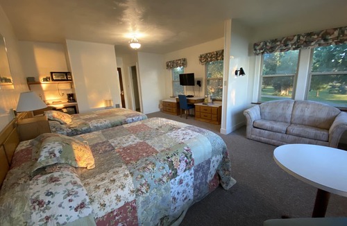 Glenwood Hotel | Peters Sunset Beach Resort