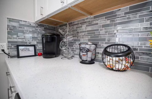 Petersburg House | Petersburg Vacation Gem 3BR - Private Backyard