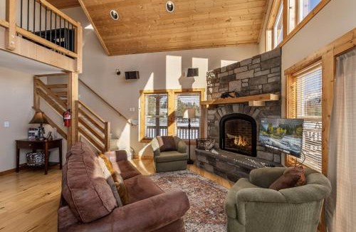 Plain House | Peterson Acres by NW Comfy Cabins