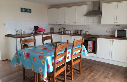 Portmahomack Cottage | PetFriendly-Beachfront-SunsetFacingSunPorch-Garden