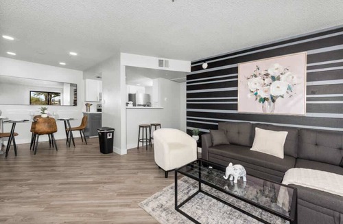 Tempe Apartment | PetFrndly, Sleek 2BR Near ASU, Pool, Grill, Prking