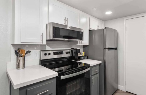 Tempe Apartment | PetFrndly, Sleek 2BR Near ASU, Pool, Grill, Prking