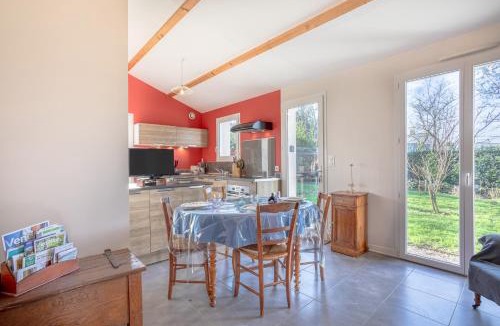 Saint-Georges-de-Pointindoux House | Petite maison à la campagne