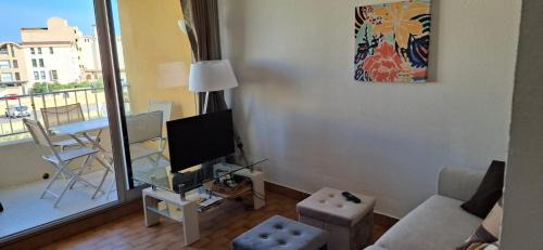 Port Rive Gauche Apartment | Petit appart sympa clim piscine balcon