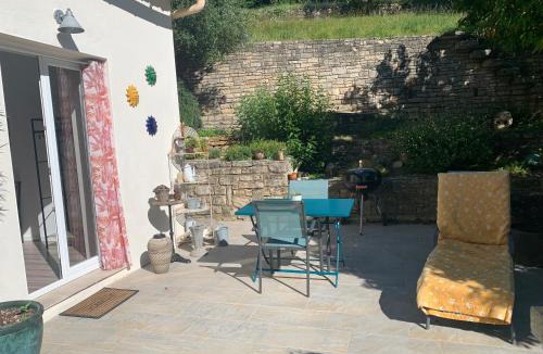 Barjac Apartment | Petit appartement centre Barjac chez Art & Hasards