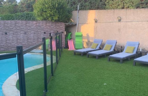 Les Caillols House | Petit appartement chez l’hôte avec piscine