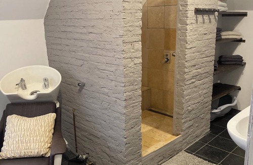 Saint-Cyr-en-Pail Other | Petit château