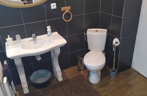 Vervins House | Petit château