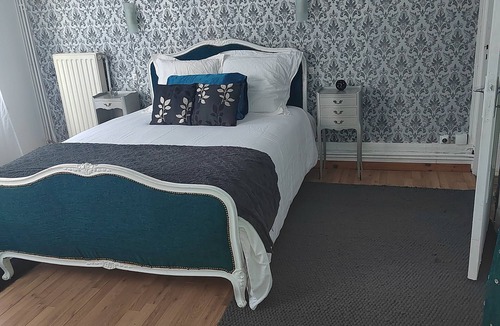 Vervins House | Petit château