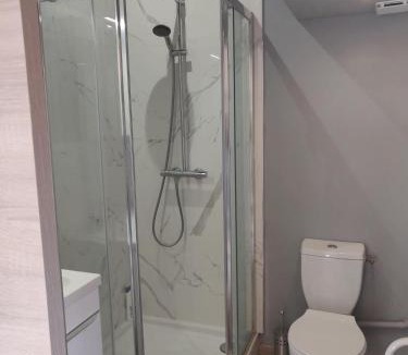 Lumbin Ski Chalet | Petit chalet avec piscine privée