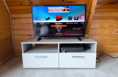 Oust Ski Chalet | Petit chalet avec terrasse