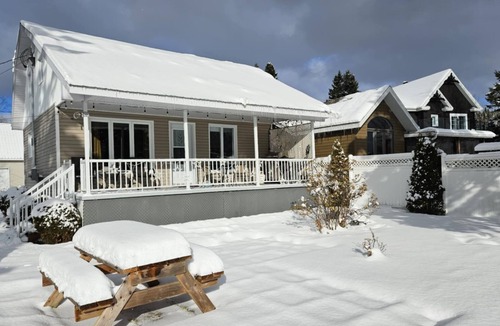 Adstock Ski Chalet | Petit chalet du lac du huit