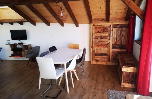 Bozel Apartment | Petit Chalet Vieux Bois