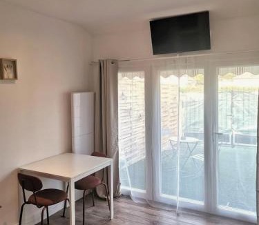 Saint-Barthelemy-d'Anjou Apartment | Petit cocon avec terrasse privée à Saint Barthélémy