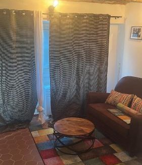 La Celle-sous-Gouzon Apartment | Petit Cocon Cosy au cœur du village d'Allauch