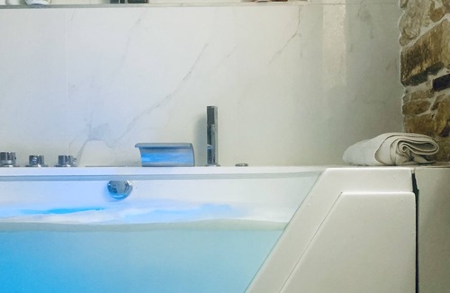 Saint-Alban-de-Roche Apartment | Petit Coin Damour de Pierre Chaleureuse