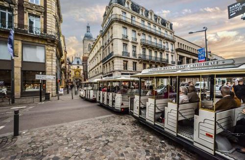 Quartier Saint-Marc - Croix de Pierre - Saint-Nicaise Apartment | PETIT CROIX