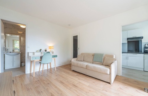 Fontenay-aux-Roses Apartment | Petit Fontenay - Parking - Wifi - RER B