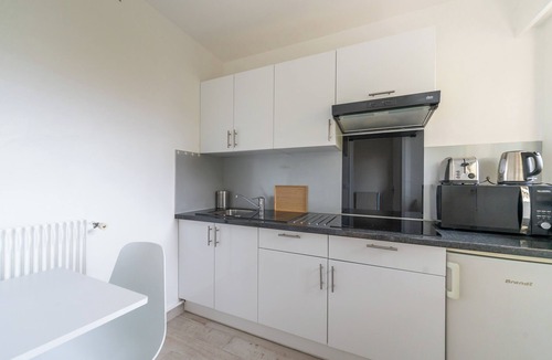 Fontenay-aux-Roses Apartment | Petit Fontenay - Parking - Wifi - RER B