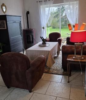 Brains-sur-Gee House | Petit Gîte à la campagne