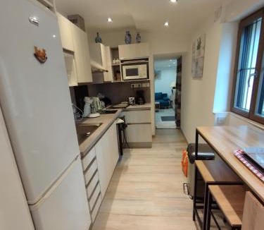 Huille House | Petit gîte bleu