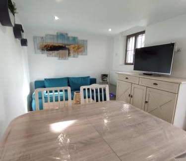 Huille House | Petit gîte bleu