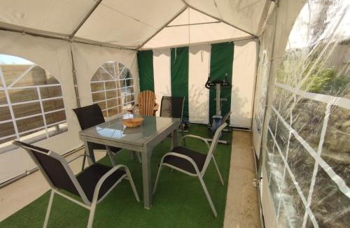 Huille House | Petit gîte bleu