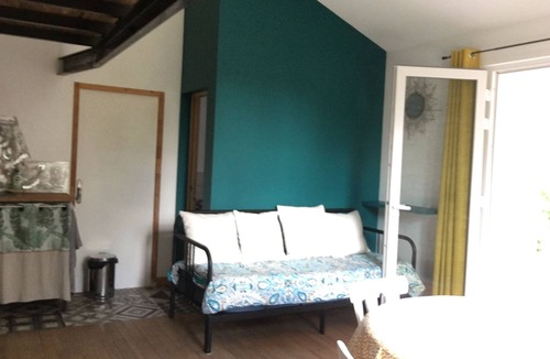 Burey-en-Vaux Apartment | Petit Gîte Cosy en Bord de Ruisseau, Bain Nordique Privé!