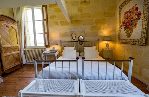 Fronsac Bed & Breakfast | Petit Garros