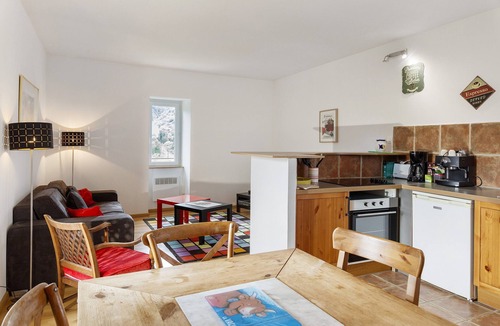 Saint-Jean-du-Gard Apartment | "Petit Gîte" with Private Terrace, Mountain View, Shared Pool