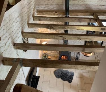 Saint-Aubin-Fosse-Louvain House | Petit Maison