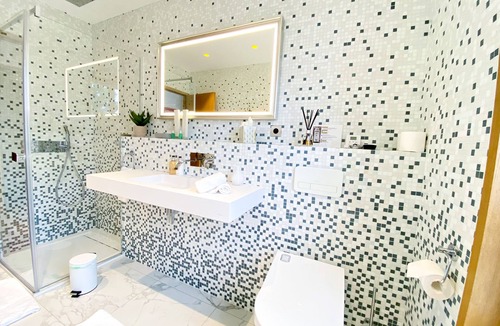 Robins Bay Bed & Breakfast | Petit Monlot