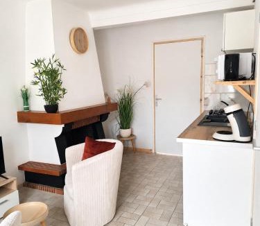 Chateaubriant Apartment | Petit Nuage, Wi-Fi , LINGE