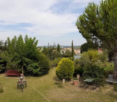 Cazouls-les-Beziers Bed & Breakfast | Petit Paradis chez Pascale et Bernard