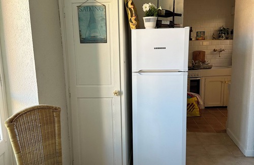 Collioure Apartment | Petit & rustic - 2 minutes to the sea for morning swim