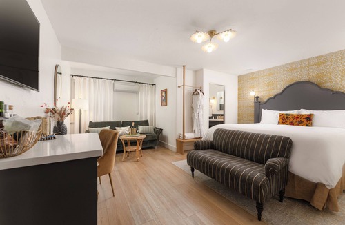 San Luis Obispo Hotel | Petit Soleil