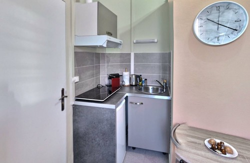 Evreux Apartment | Petit Studio 1 Face Gare, Wifi Gratuit, Proches Toutes Commodités